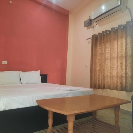 Sky Inn Paying Guest House Varanasi Exteriör bild