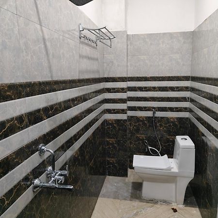 Sky Inn Paying Guest House Varanasi Exteriör bild