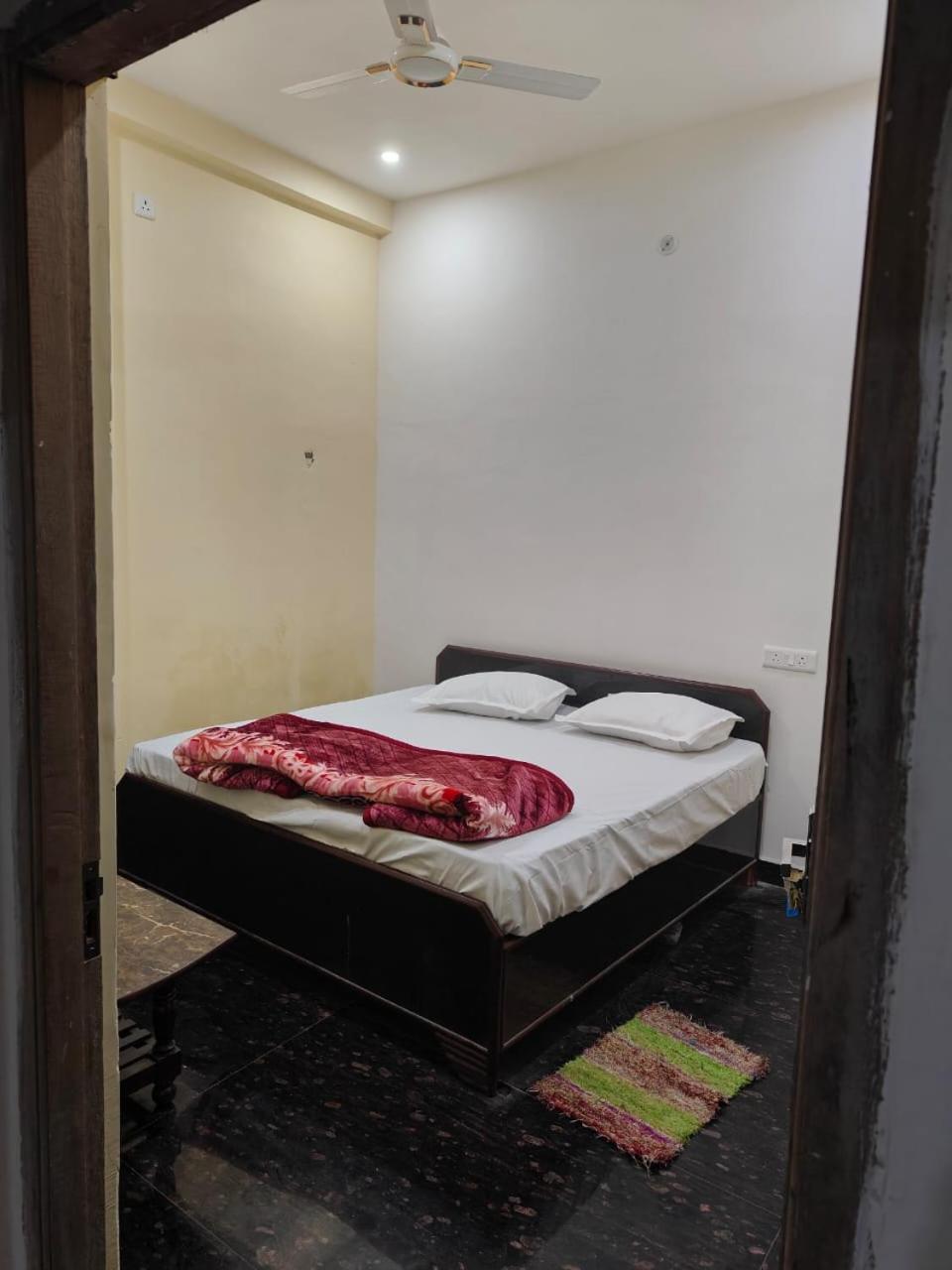 Sky Inn Paying Guest House Varanasi Exteriör bild